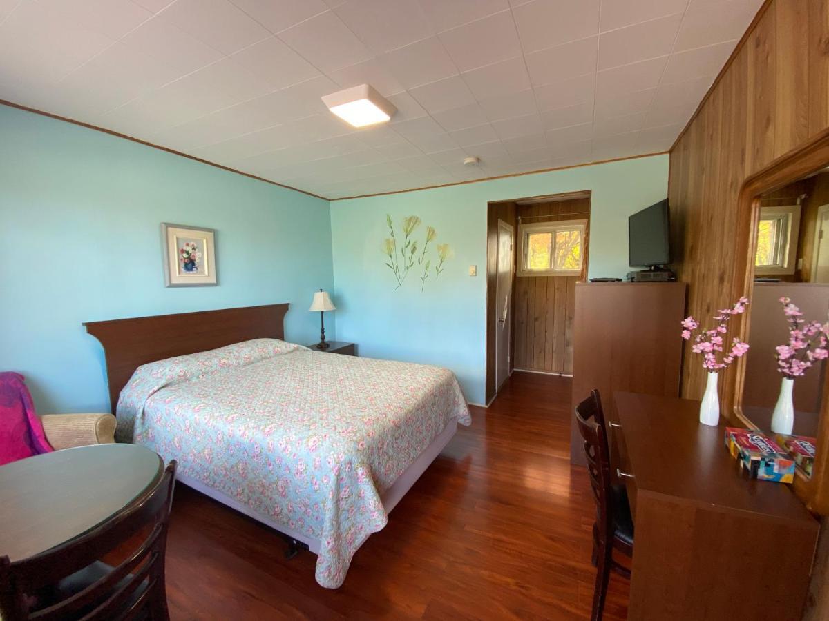 Motel Des Erables Coteau-du-Lac Eksteriør bilde