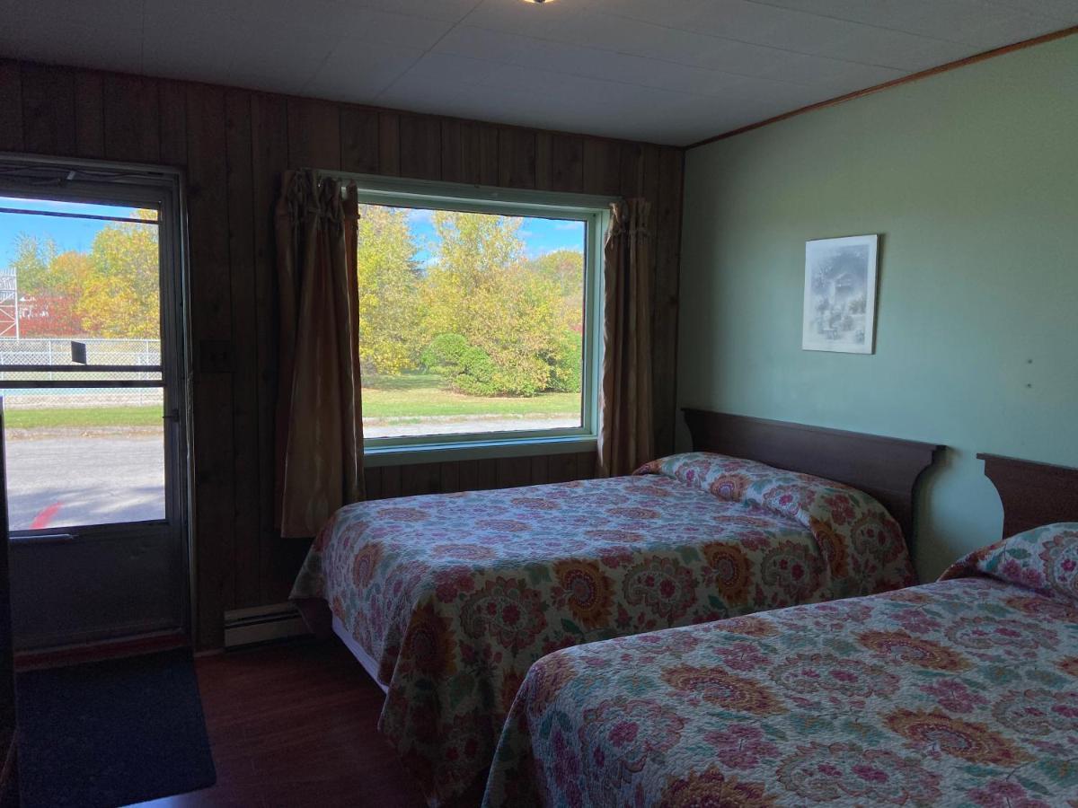 Motel Des Erables Coteau-du-Lac Eksteriør bilde
