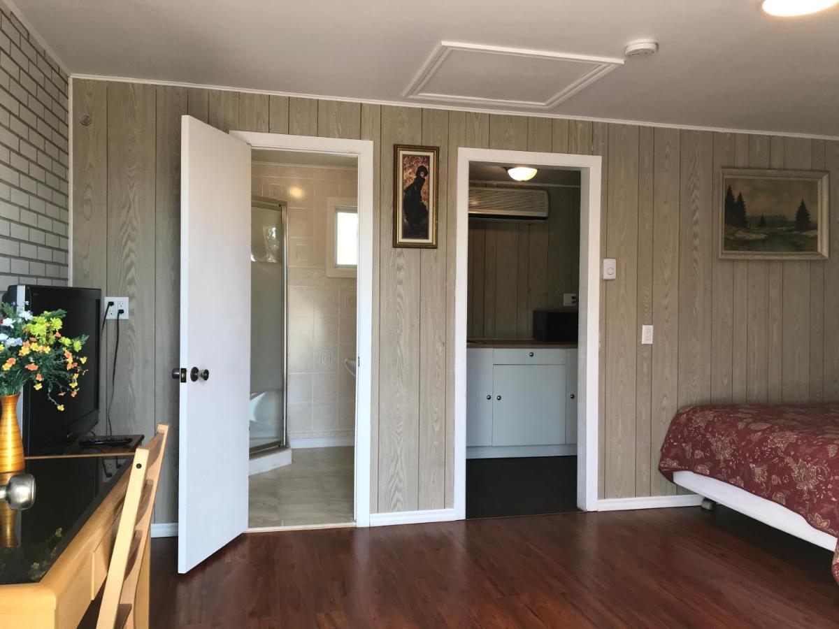 Motel Des Erables Coteau-du-Lac Eksteriør bilde
