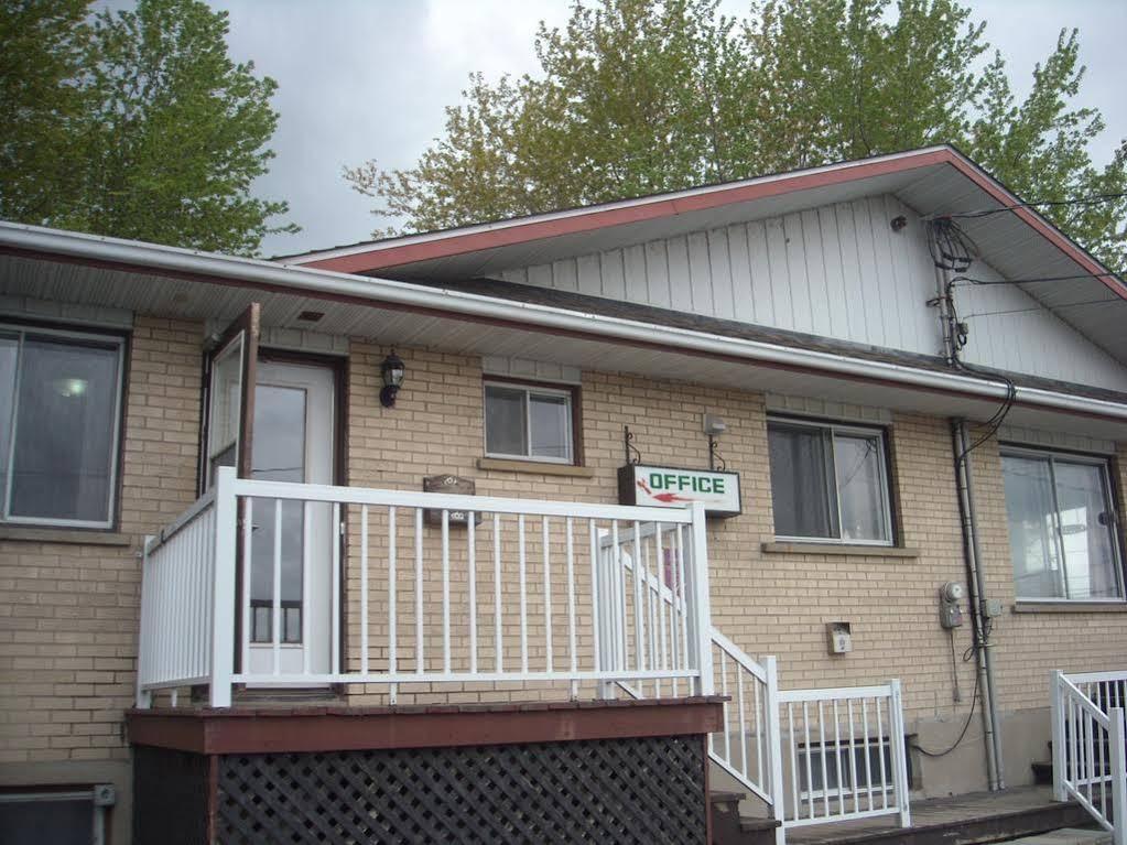 Motel Des Erables Coteau-du-Lac Eksteriør bilde
