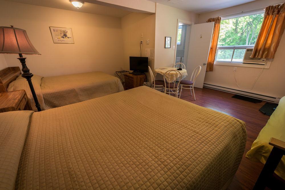 Motel Des Erables Coteau-du-Lac Eksteriør bilde
