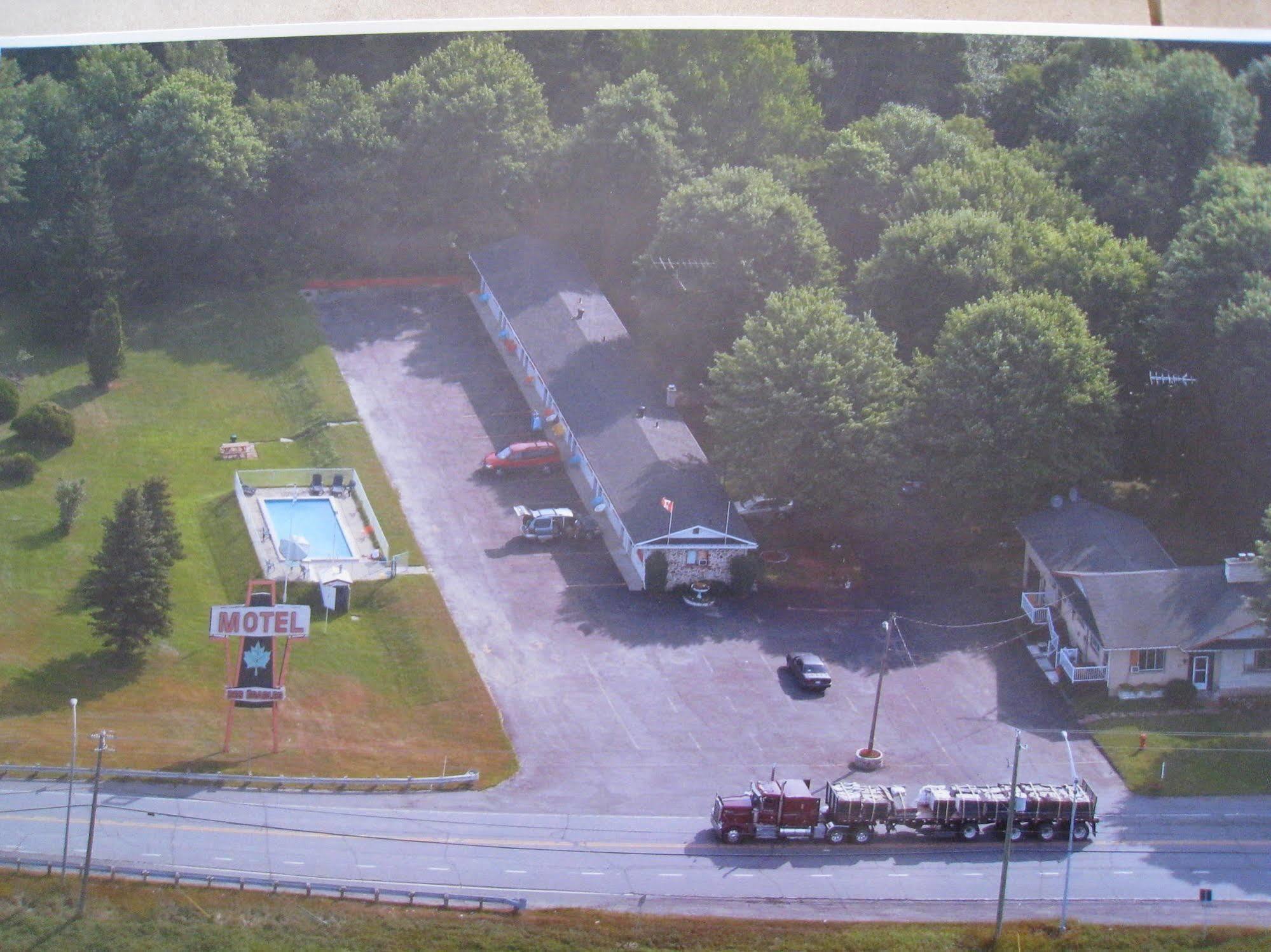 Motel Des Erables Coteau-du-Lac Eksteriør bilde